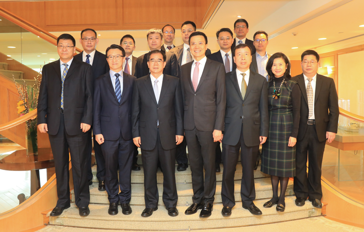 Ivan Chu (centre) and Mr Liang Weidong (third from left) with the Dongguan delegation.