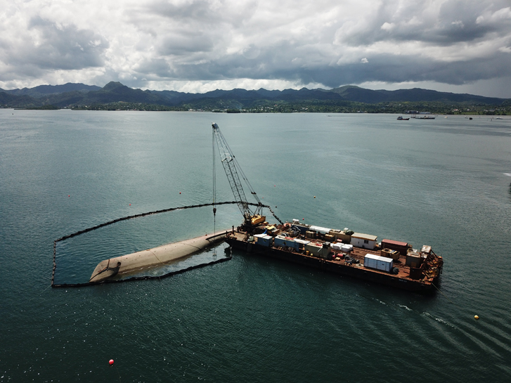 Raising the container ship’s hull.