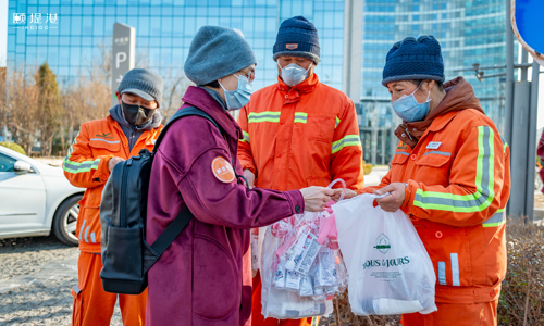 Swire Properties provides frontline workers with sanitising products, hot drinks and food.