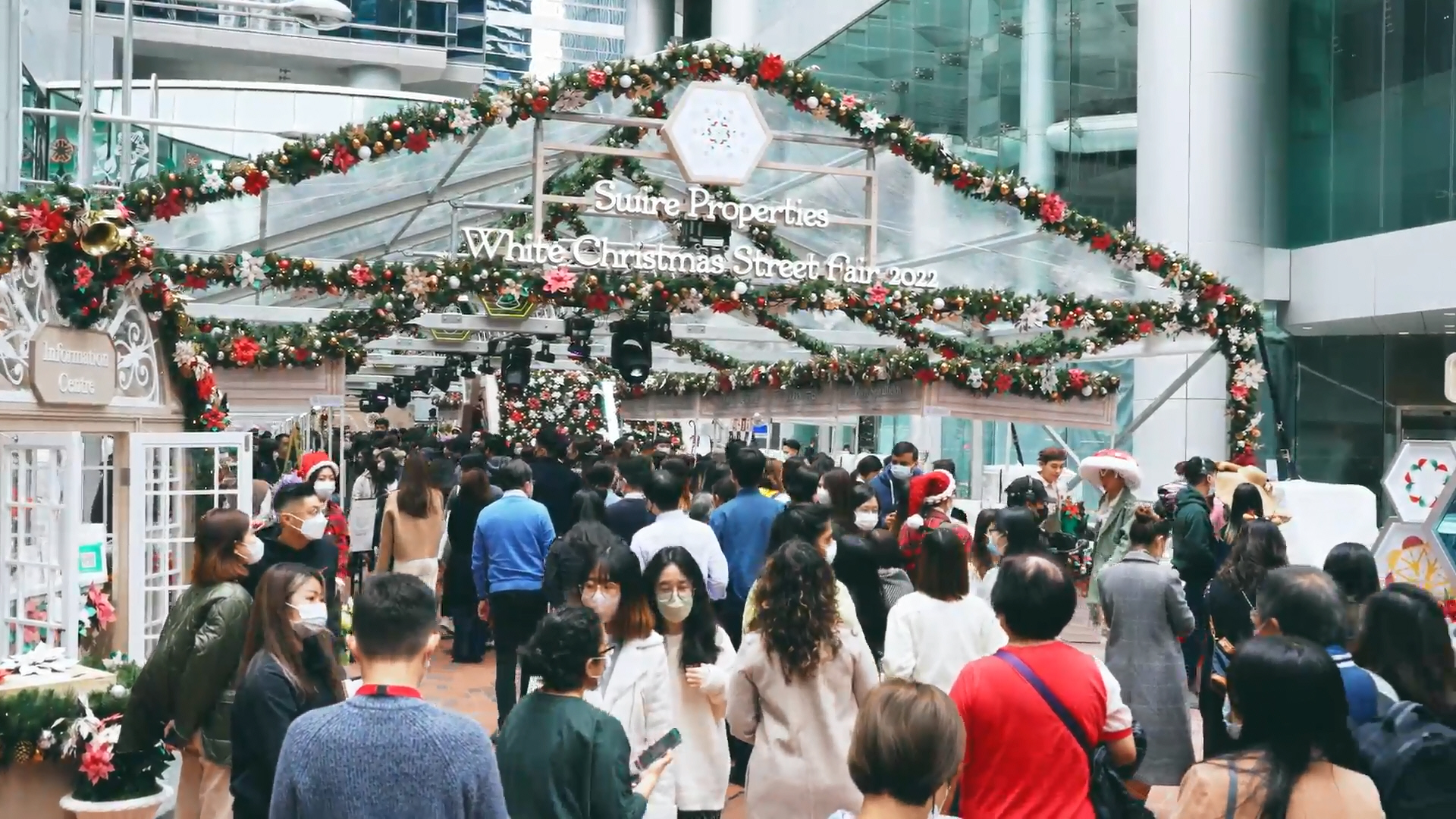 The Best Moments From The White Christmas Street Fair 2022
