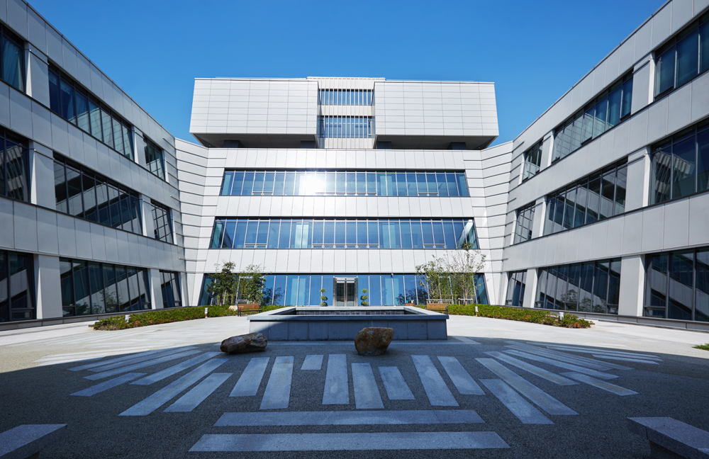 The flagship Shanghai DeltaHealth Hospital.