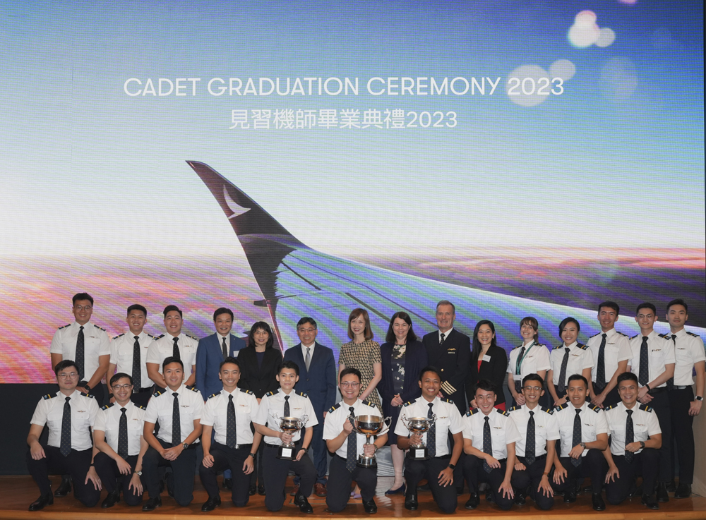 At the graduation ceremony on 27th June, Cathay Pacific Chief Customer and Commercial Officer Lavinia Lau (back row, seventh from left), welcomed VIP guests, Secretary for Transport and Logistics of the HKSAR Government, Mr Lam Sai-hung, and Assistant Director-General of Civil Aviation (Flight Standards), Ms Clara Wong (sixth and fifth from left). 