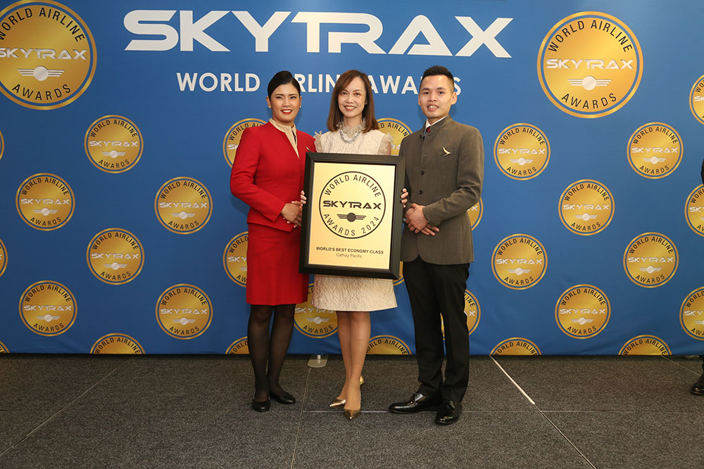 Cathay Chief Customer and Commercial Officer, Lavinia Lau, received the awards on behalf of Cathay Pacific at the Skytrax World Airline Awards.