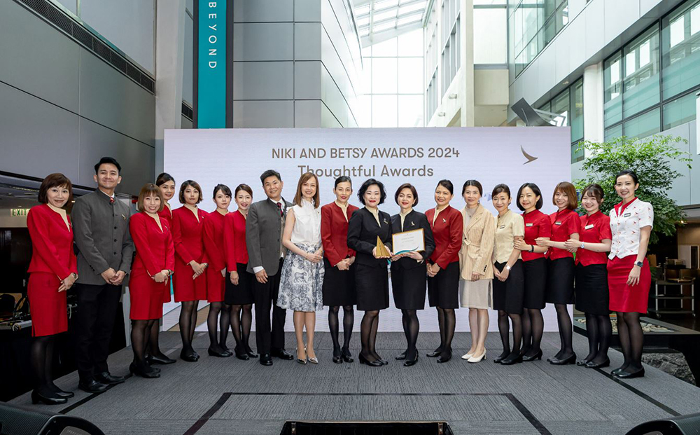 The Inflight Service Team, who played a pivotal role in saving the life of an unwell passenger on flight CX764 in February 2023, received the Thoughtful Award at Cathay City.
