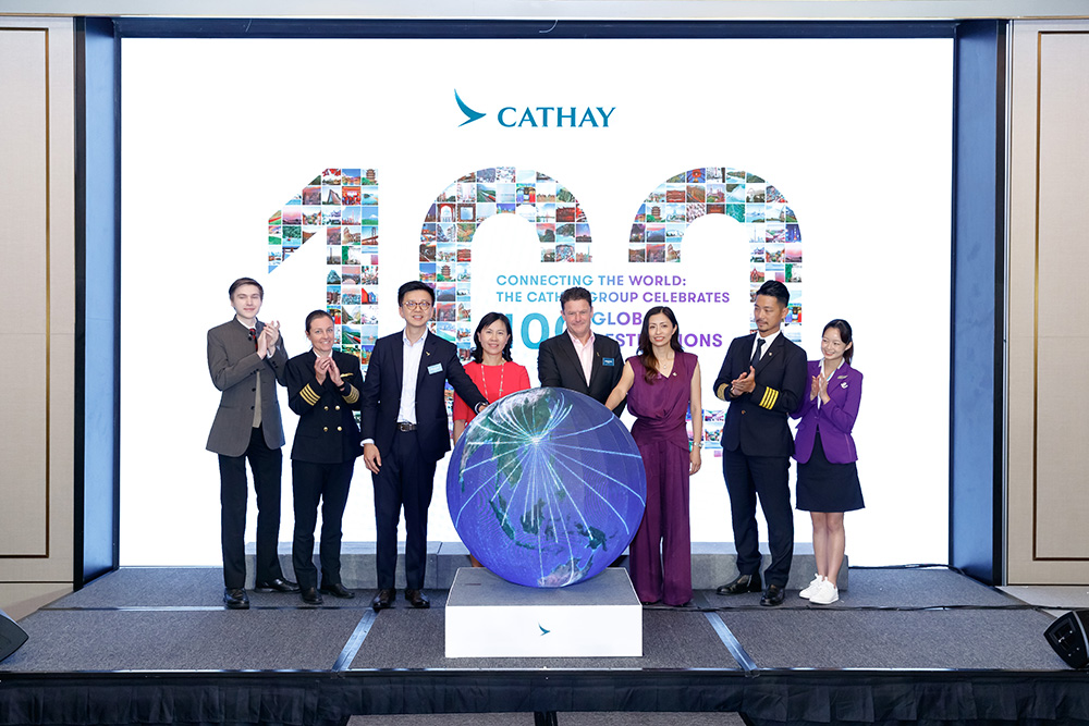 The Hong Kong SAR Government’s Secretary for Transport and Logistics, Ms Mable Chan (centre), was guest of honour at a cocktail party to celebrate Cathay’s 100th destination. The event was hosted by Cathay group CEO and HK Express Chair Ronald Lam, and Cathay group Chair Patrick Healy (third and fifth from left).