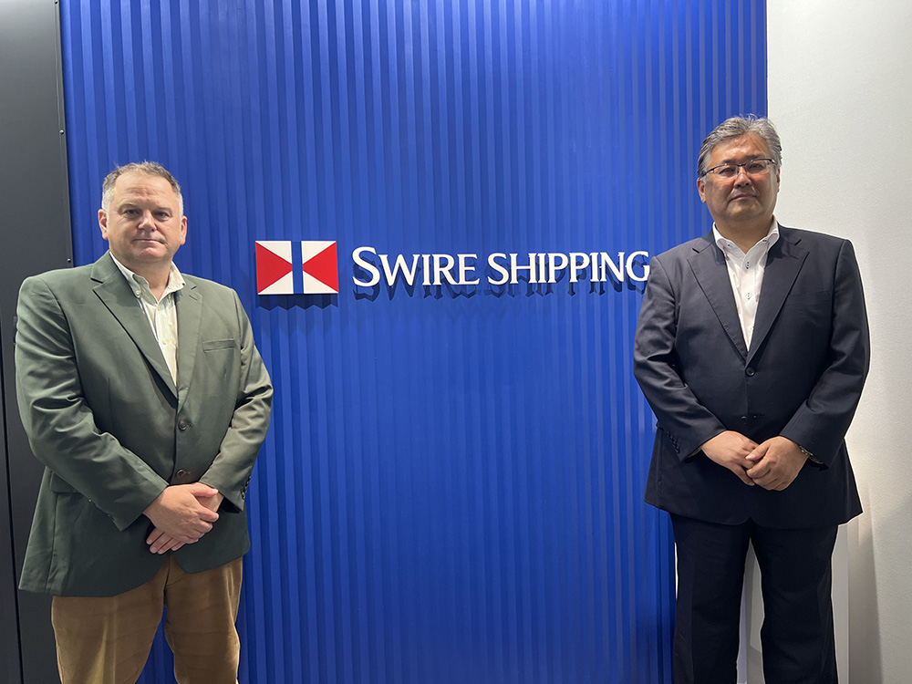 Swire Shipping’s General Manager – Asia and Northern Hemisphere and Country Manager – Japan, Chris Robertson, with Yoshihiko Nakayama, Branch Manager – Nagoya. 