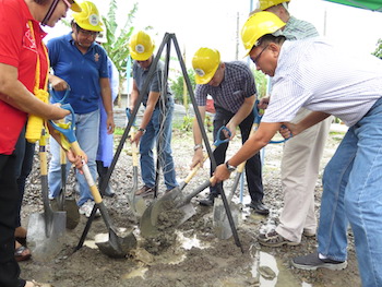 1461572065-799210.jpg Tacloban2.JPG